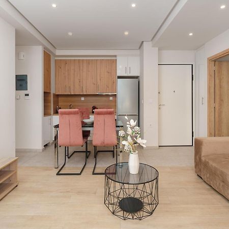 Chic Apartment Near Acropolis أثينا المظهر الخارجي الصورة