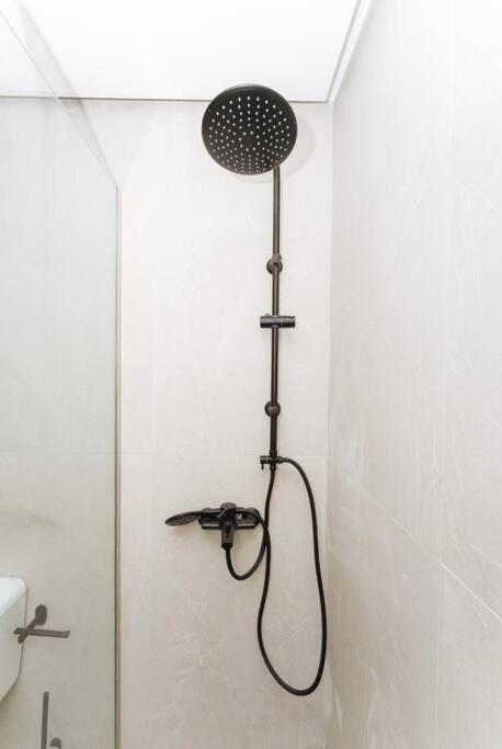 Chic Apartment Near Acropolis أثينا المظهر الخارجي الصورة